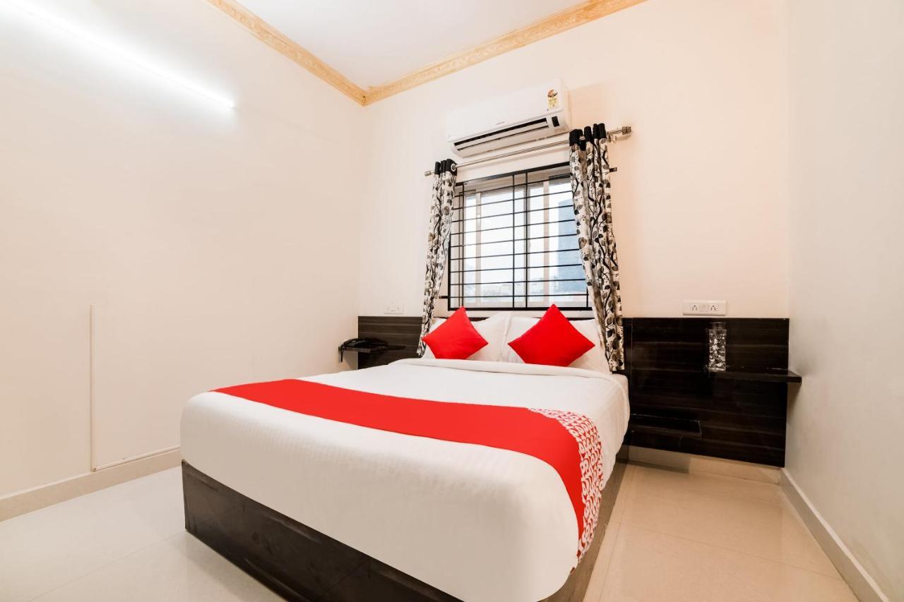 Oyo 40726 Classic Guest House シロン エクステリア 写真