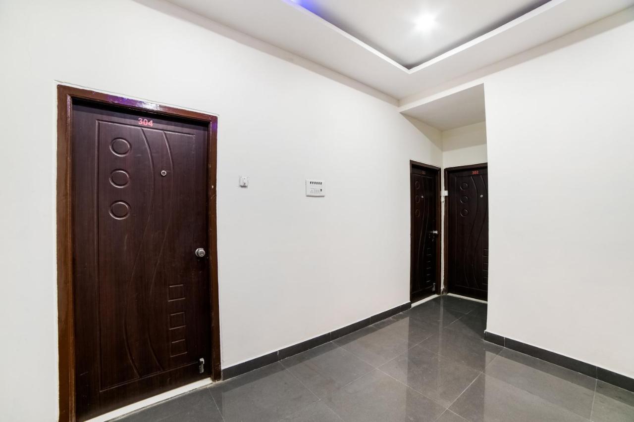 Oyo 40726 Classic Guest House シロン エクステリア 写真