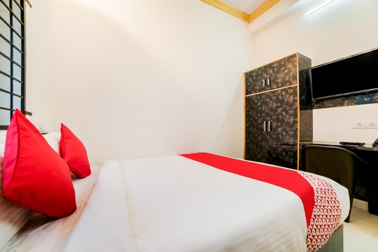 Oyo 40726 Classic Guest House シロン エクステリア 写真