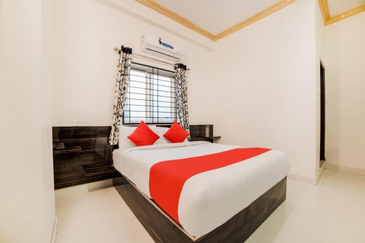 Oyo 40726 Classic Guest House シロン エクステリア 写真